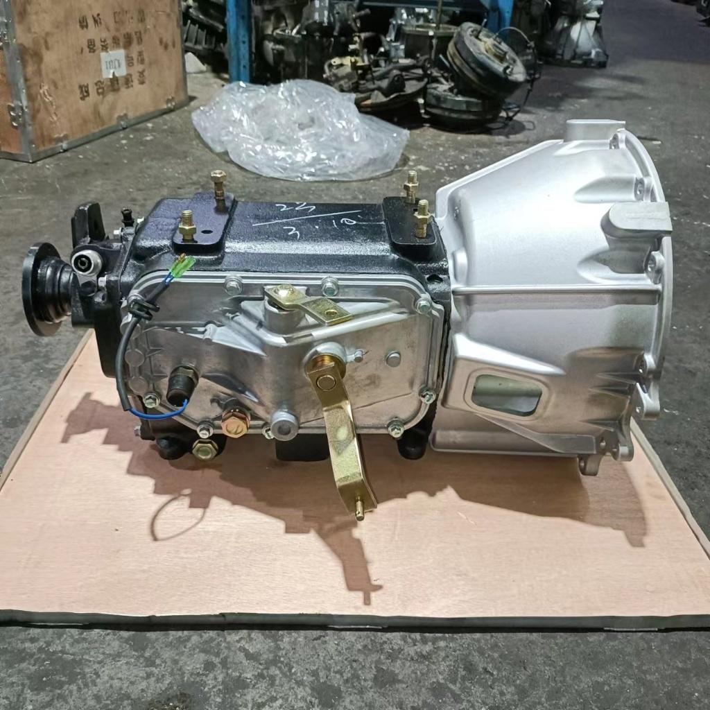 Isuzu 4JB1 NHR Hicom 2.8cc 5 Speed Manual Transmission Gearbox