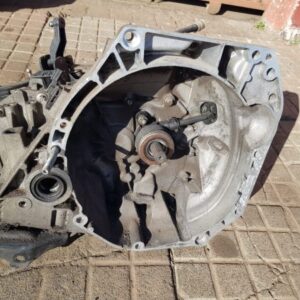 Renault Clio 1.4 16V RT 5-Speed Manual Gearbox